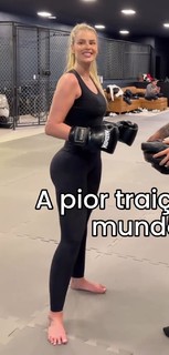 Yasmin Brunet feet photo thumbnail