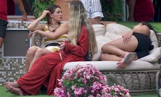 Yasmin Brunet feet photo thumbnail