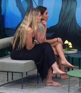 Yasmin Brunet feet photo thumbnail