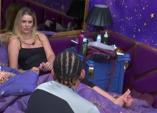 Yasmin Brunet feet photo thumbnail