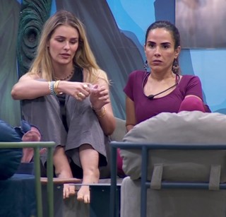 Yasmin Brunet feet photo thumbnail