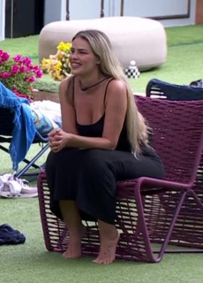 Yasmin Brunet feet photo thumbnail