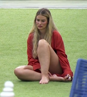 Yasmin Brunet feet photo thumbnail