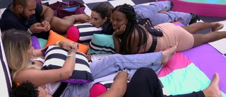 Yasmin Brunet feet photo thumbnail