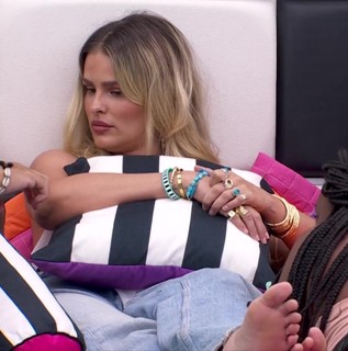 Yasmin Brunet feet photo thumbnail