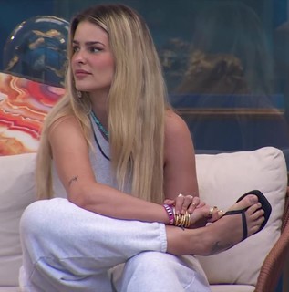 Yasmin Brunet feet photo thumbnail