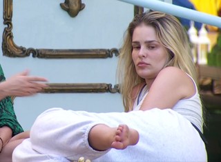 Yasmin Brunet feet photo thumbnail