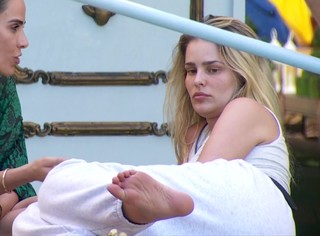 Yasmin Brunet feet photo thumbnail