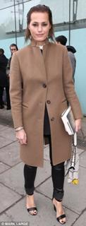 Yasmin Le Bon feet photo 17