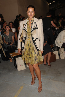 Yasmin Le Bon feet photo 2