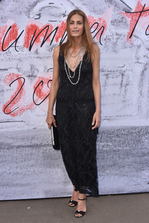 Yasmin Le Bon feet photo 7