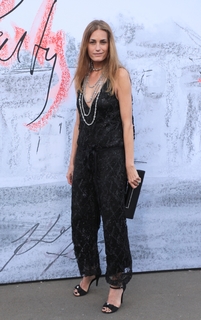 Yasmin Le Bon feet photo 4