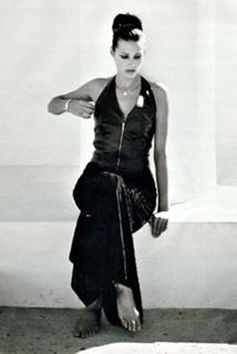 Yasmin Le Bon feet photo 9