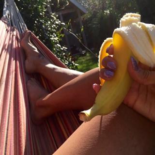 Yasmin Lee feet photo thumbnail