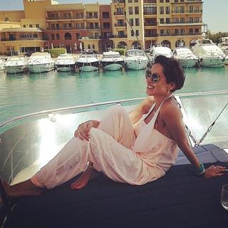 Yasmin Raeis feet photo thumbnail