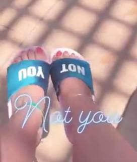 Yasmin Raeis feet photo thumbnail