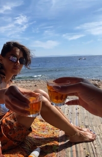 Yasmin Raeis feet photo thumbnail