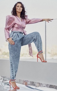 Yasmin Raeis feet photo thumbnail