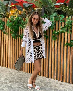 Yasmin Raeis feet photo thumbnail