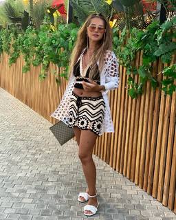 Yasmin Raeis feet photo thumbnail