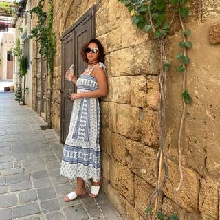 Yasmin Raeis feet photo thumbnail