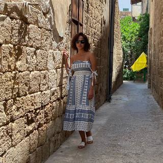 Yasmin Raeis feet photo thumbnail