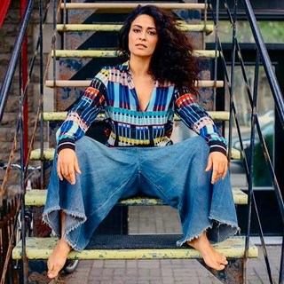 Yasmine Al Massri feet photo 10