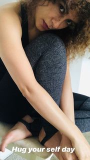 Yasmine Al Massri feet photo 19