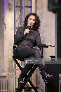 Yasmine Al Massri feet photo 11