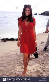 Yasmine Bleeth feet photo thumbnail