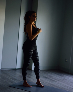 Yasmine Sabry feet photo thumbnail