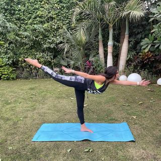 Yasmine Sabry feet photo thumbnail