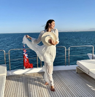 Yasmine Sabry feet photo thumbnail