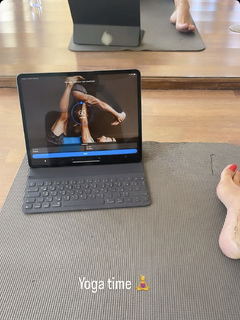 Yasmine Sabry feet photo thumbnail