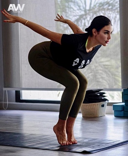 Yasmine Sabry feet photo thumbnail