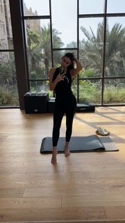 Yasmine Sabry feet photo thumbnail