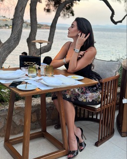 Yasmine Sabry feet photo thumbnail