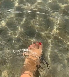 Yasmine Sabry feet photo thumbnail