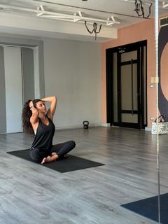 Yasmine Sabry feet photo thumbnail