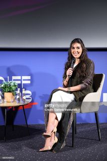 Yasmine Sabry feet photo thumbnail