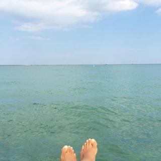 Yaya DaCosta feet photo thumbnail