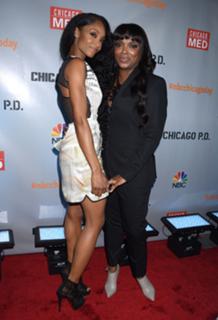 Yaya DaCosta feet photo thumbnail