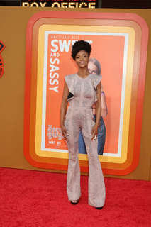 Yaya DaCosta feet photo thumbnail