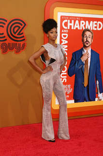 Yaya DaCosta feet photo thumbnail