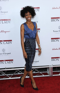 Yaya DaCosta feet photo thumbnail