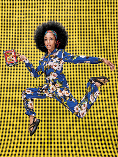 Yaya DaCosta feet photo thumbnail