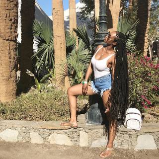 Yaya DaCosta feet photo thumbnail