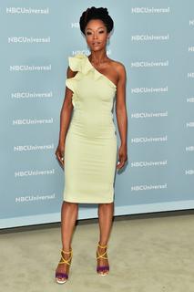 Yaya DaCosta feet photo thumbnail