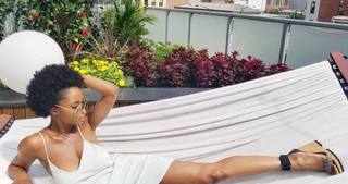 Yaya DaCosta feet photo thumbnail