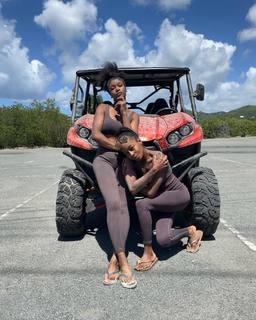 Yaya DaCosta feet photo thumbnail